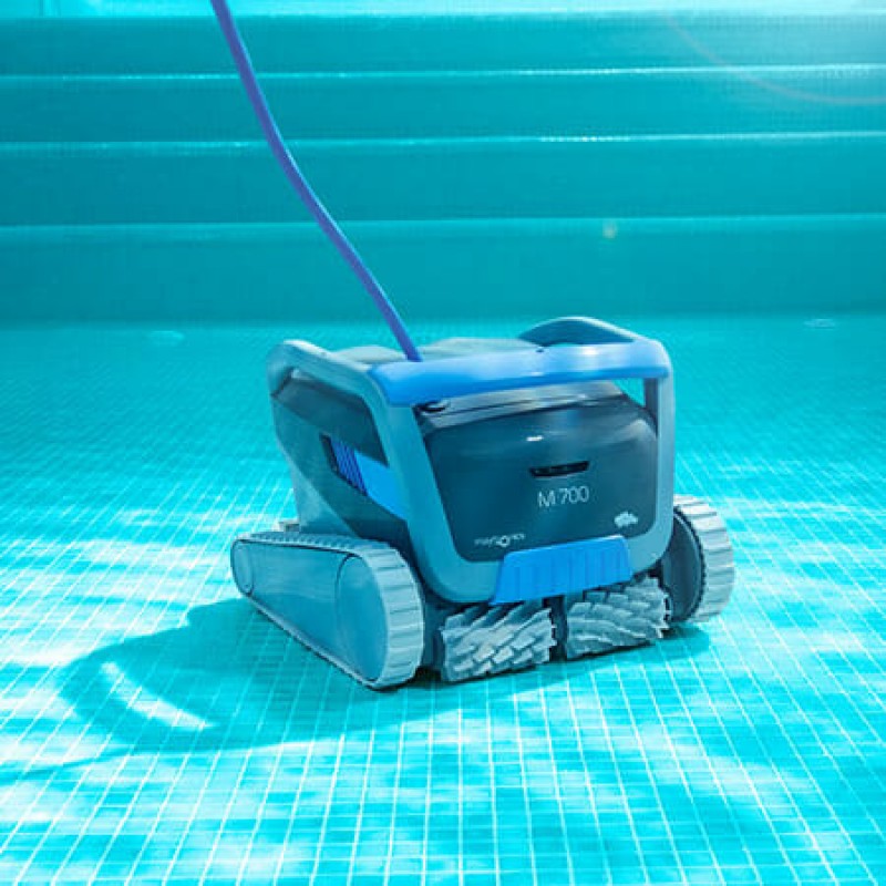 Robot curatare piscina Dolphin Maytronics M700